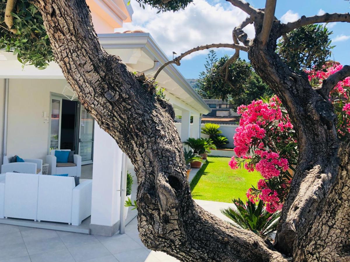 Invilla Bed&Breakfast - Quality Rooms Santa Maria di Castellabate Exterior foto