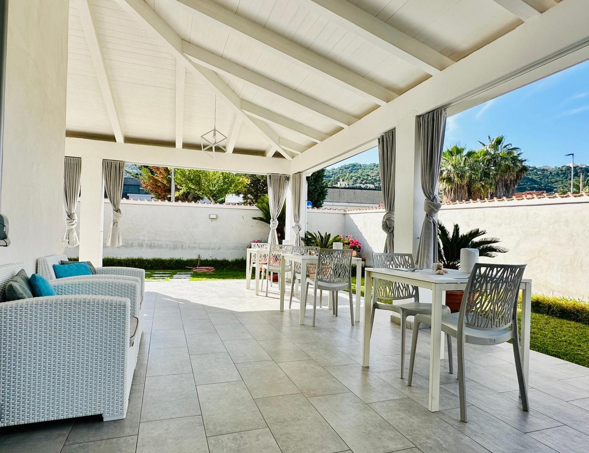 Invilla Bed&Breakfast - Quality Rooms Santa Maria di Castellabate Exterior foto