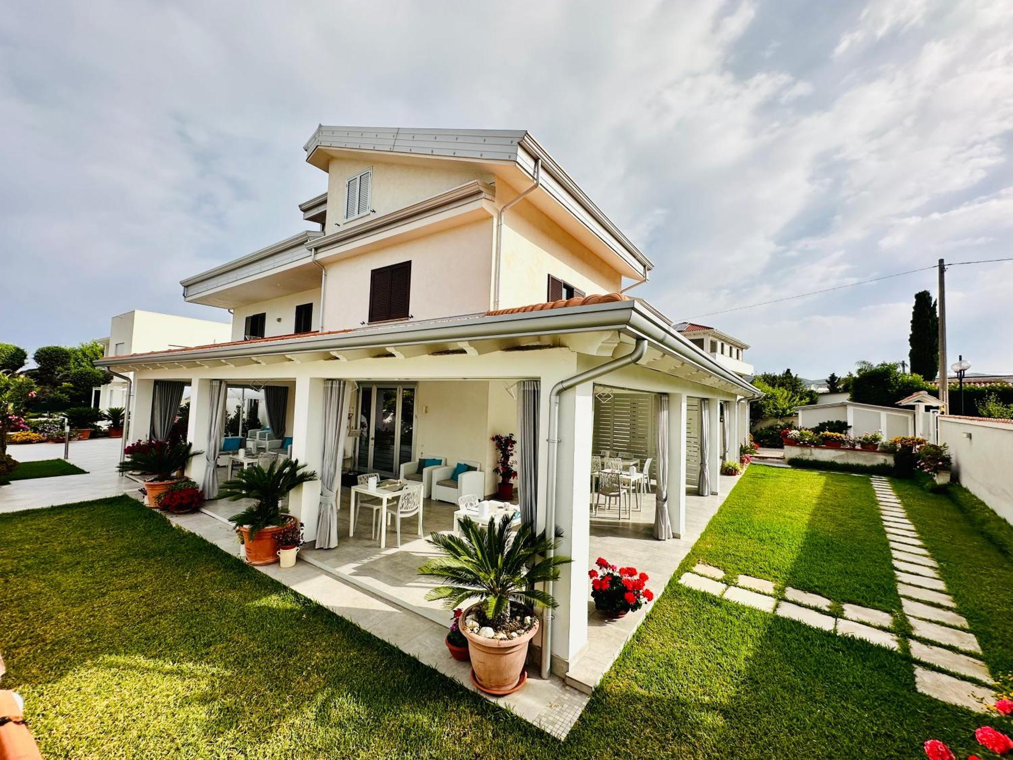 Invilla Bed&Breakfast - Quality Rooms Santa Maria di Castellabate Exterior foto